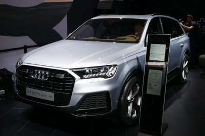 Audi Q7 2020 facelift trình làng tại triển lãm ô tô Frankfurt 17 Audi Q7 2020 facelift trình làng tại triển lãm ô tô Frankfurt a17