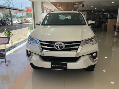 Đức Phúc mua Toyota Fortuner hơn 1 tỷ đồng tặng bố mẹ a2