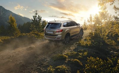 Đuôi xe của Ford Everest 2019.