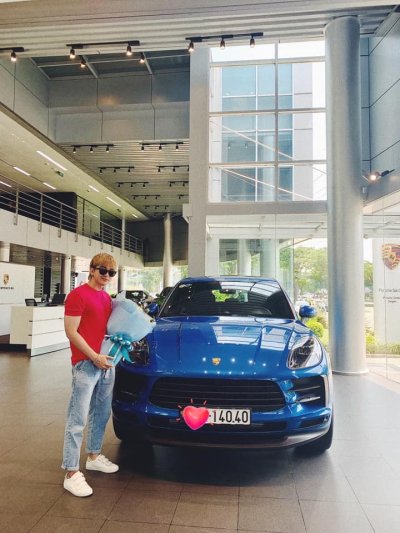 Chi Dân chia sẻ hình ảnh Porsche Macan