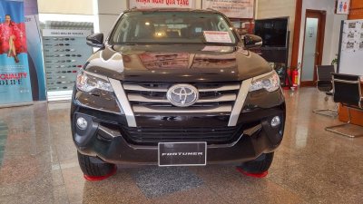 Đầu tháng, đại lý giảm giá sâu cho xe bán chạy Toyota Fortuner 2019 A1