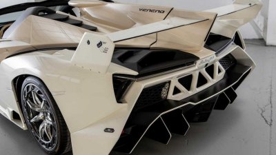 Lamborghini Veneno Roadster bán lại với giá 8,3 triệu USD, đắt nhất từ trước tới nay 10 Lamborghini Veneno Roadster bán lại với giá 8,3 triệu USD, đắt nhất từ trước tới nay a10