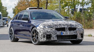 Bộ đèn pha của BMW M5 mới được tái thiết kế với kiểu dáng phẳng hơn.