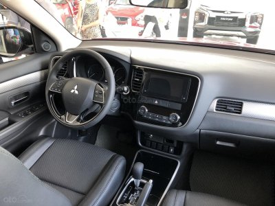 Giảm giá niêm yết gần 52 triệu đồng, Mitsubishi Outlander tham vọng đấu Honda CR-V 2 Giảm giá niêm yết gần 52 triệu đồng, Mitsubishi Outlander tham vọng đấu Honda CR-V a2