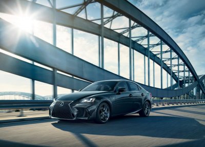 Lexus IS F Sport 2020 Blackline Special Edition có sẵn hệ dẫn động cầu sau (RWD) và hệ dẫn động tất cả các bánh (AWD) Lexus IS F Sport 2020 Blackline Special Edition có sẵn hệ dẫn động cầu sau (RWD) và hệ dẫn động tất cả các bánh (AWD).