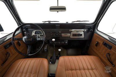 Sau quá trình phục chế, Toyota Land Cruiser nâng giá ngang siêu xe 7 Sau quá trình phục chế, Toyota Land Cruiser nâng giá ngang siêu xe a7