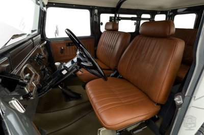 Sau quá trình phục chế, Toyota Land Cruiser nâng giá ngang siêu xe 5 Sau quá trình phục chế, Toyota Land Cruiser nâng giá ngang siêu xe a5