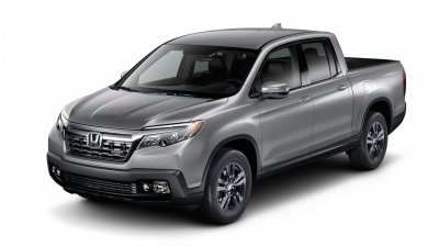 Mẫu bán tải Honda Ridgeline đang sử dụng động cơ xăng V6.