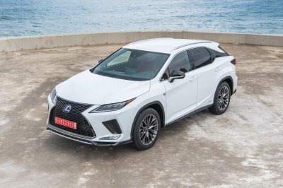 Lexus RX nâng cấp thay đổi nhẹ về thiết kế.