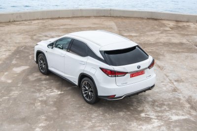 Lexus RX cũng được nâng cấp khung gầm RX.