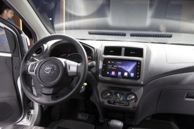 Giá phụ kiện chính hãng của Toyota Wigo - Ảnh 1.