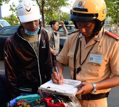Chính phủ đề xuất nộp phạt vi phạm giao thông trực tuyến 1 Chính phủ đề xuất nộp phạt vi phạm giao thông trực tuyến a1