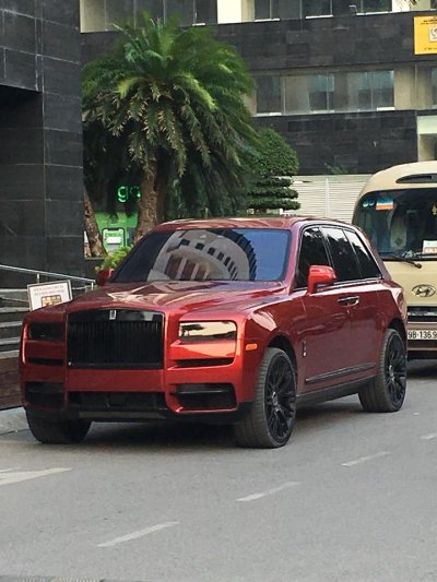 Rolls-Royce Cullinan đã được thay màu nhiều chi tiết Rolls-Royce Cullinan