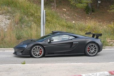 Chiêm ngưỡng siêu xe Hardcore McLaren 620R- việc bán xe chỉ bằng “lời mời” Chiêm ngưỡng siêu xe Hardcore McLaren 620R- việc bán xe chỉ bằng “lời mời”.