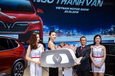 [VMS 2019] Trở thành đại thương hiệu VinFast, "đả nữ" Ngô Thanh Vân được tặng xe VinFast SA2.0 a2