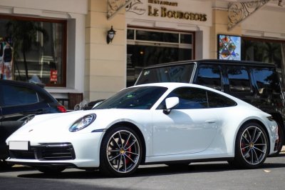 Porsche 911 Carrera S vợ chồng Cường Đô La mới sắm.