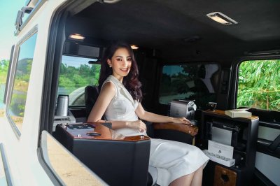 Chiếc Mercedes-Benz G63 AMG của ông Đặng Lê Nguyên Vũ được trang bị một máy xay cà phê bên trong nội thất Chiếc Mercedes-Benz G63 AMG của ông Đặng Lê Nguyên Vũ được trang bị một máy xay cà phê bên trong nội thất.