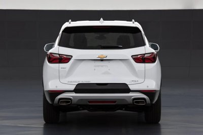 SUV 7 chỗ Chevrolet Blazer nội địa Trung có nhiều tùy chọn và biến thể SUV 7 chỗ Chevrolet Blazer nội địa Trung có nhiều tùy chọn và biến thể