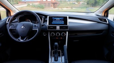 Toyota Innova giảm tới 100 triệu đồng, quyết tâm giành lại ngôi vương phân khúc MPV Toyota Innova giảm tới 100 triệu đồng, quyết tâm giành lại ngôi vương phân khúc MPVá