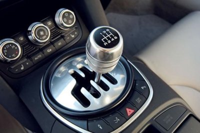 Kinh nghiệm lái xe số sàn an toàn, tiết kiệm nhiên liệu Kinh nghiệm lái xe số sàn an toàn, tiết kiệm nhiên liệu a8