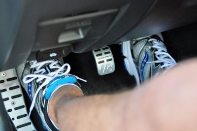 Kinh nghiệm lái xe số sàn an toàn, tiết kiệm nhiên liệu Kinh nghiệm lái xe số sàn an toàn, tiết kiệm nhiên liệu a1