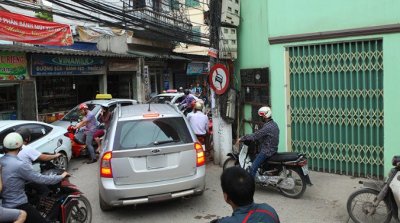 Kinh nghiệm lùi xe trong ngõ hẹp 2 Kinh nghiệm lùi xe trong ngõ hẹp 2.