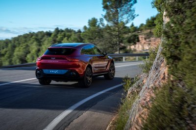  Aston Martin DBX 2020.,