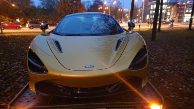 Tháng 11, đại gia Việt đua nhau sắm xe mui trần McLaren 720S Spider a4