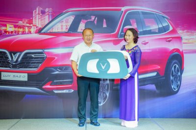 HLV Park Hang Seo được tặng VinFast LUX SA2.0 bản đặc biệt 1 HLV Park Hang Seo được tặng VinFast LUX SA2.0 bản đặc biệt a1