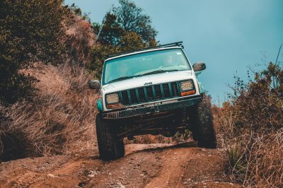 Hãy cân nhắc trước khi sử dụng hệ dẫn động 4WD Hãy cân nhắc trước khi sử dụng hệ dẫn động 4WD.