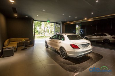 Mercedes-Benz Vietnam Star Bình Dương: khu vực giao xe Mercedes-Benz Vietnam Star Bình Dương: khu vực giao xe.