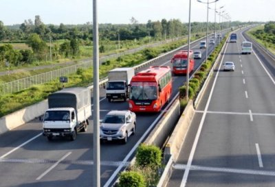 Ô tô vượt phải như thế nào là đúng quy định? Ô tô vượt phải như thế nào là đúng quy định?,