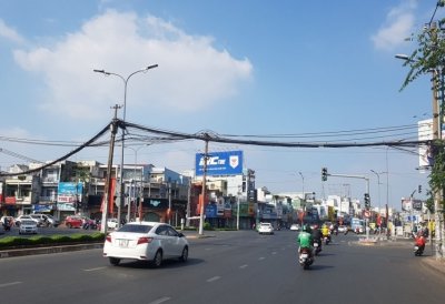 Ngày Tết, đường vắng, nhiều người uống chủ quan uống rượu bia và điều khiển phương tiện Ngày Tết, đường vắng, nhiều người uống chủ quan uống rượu bia và điều khiển phương tiện.