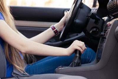 Mẹo khởi động xe số sàn không bị giật Khởi động xe không bị giật