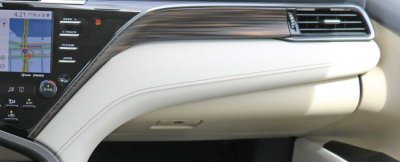 Nhược điểm Toyota Camry XLE 2019 - Chất liệu chưa thỏa mãn Nhược điểm Toyota Camry XLE 2019 - Chất liệu chưa thỏa mãn