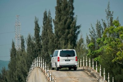Vay mua xe Peugeot Traveller 2020 trả góp: Lãi suất ngân hàng nào hấp dẫn? 8 Vay mua xe Peugeot Traveller 2020 trả góp: Lãi suất ngân hàng nào hấp dẫn? a8