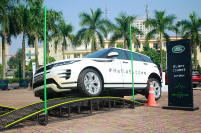 "Trên tay" Range Rover Evoque 2020 vừa ra mắt vượt mọi địa hình 11 "Trên tay" Range Rover Evoque 2020 vừa ra mắt vượt mọi địa hình a11