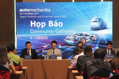 Các vị đại biểu phát biểu trong buổi họp báo triển lãm Automechanika Họp báo triển lãm Automechanika