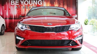 Kia Optima 2020 màu đỏ Kia Optima 2020 màu đỏ...