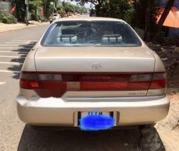 Toyota Corona đời 1991: Giá 100 triệu đồng.