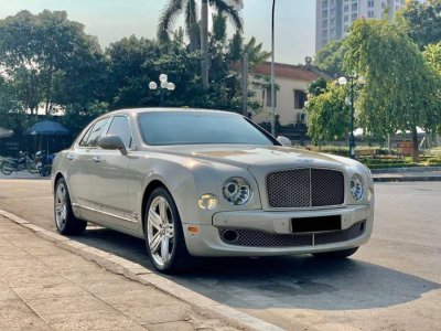 Xế sang Bentley Mulsanne 2010, chạy 10 năm vẫn bán chục tỷ.