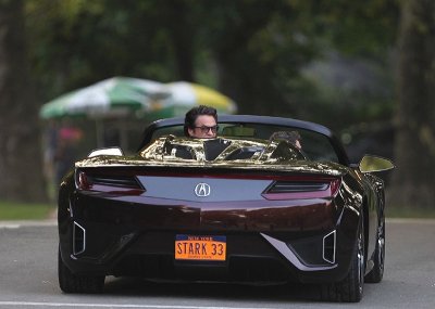 Acura NSX Roadster được diễn viên Robert Downey Jr. sử dụng trong phim "The Avengers.