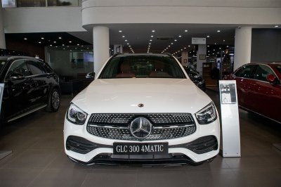 Trọn bộ ảnh chi tiết xe Mercedes-Benz GLC 300 4Matic 2020 mới về Việt Nam a2