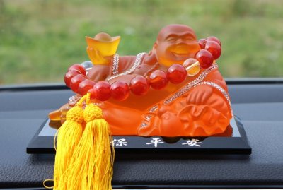 Đồ trang trí phong thủy xe hơi - vật màu đỏ Đồ trang trí phong thủy xe hơi - vật màu đỏ.