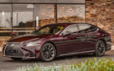 Deep Garnet: Lexus.