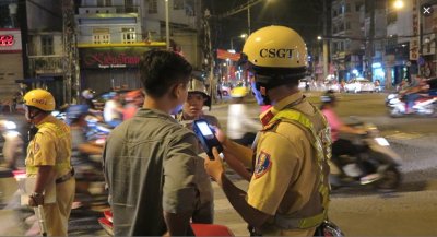 Cảnh sát giao thông tại Việt Nam được trang bị những gì? - Ảnh 1 Cảnh sát giao thông tại Việt Nam được trang bị những gì? - Ảnh 1.