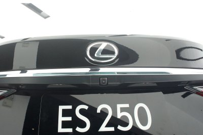 Lexus ES 250 2020 đã chốt giá tại Việt Nam, rẻ hơn Mercedes-Benz E350 AMG a20