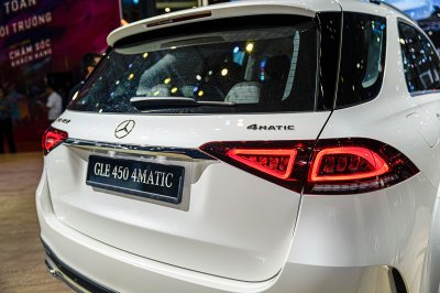 Mercedes-Benz GLE350 2.0 Diesel 2020 vừa cập bến Việt Nam, mức giá đáng nói a16