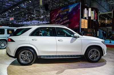 Mercedes-Benz GLE350 2.0 Diesel 2020 vừa cập bến Việt Nam, mức giá đáng nói a11