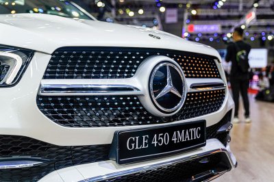 Mercedes-Benz GLE350 2.0 Diesel 2020 vừa cập bến Việt Nam, mức giá đáng nói a12